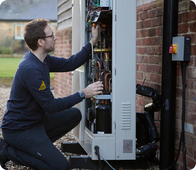 Heat pump engineer with installation